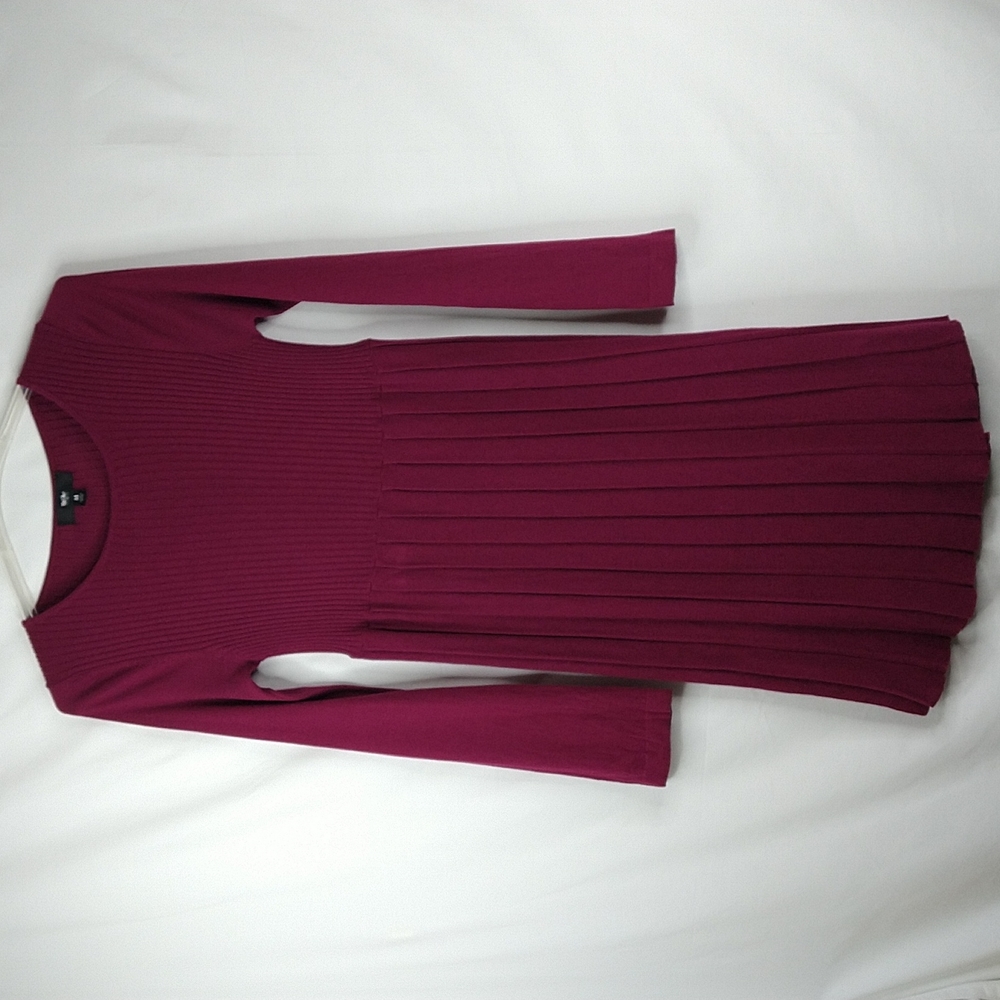 Women Burgundy Pleated Dress Size: M